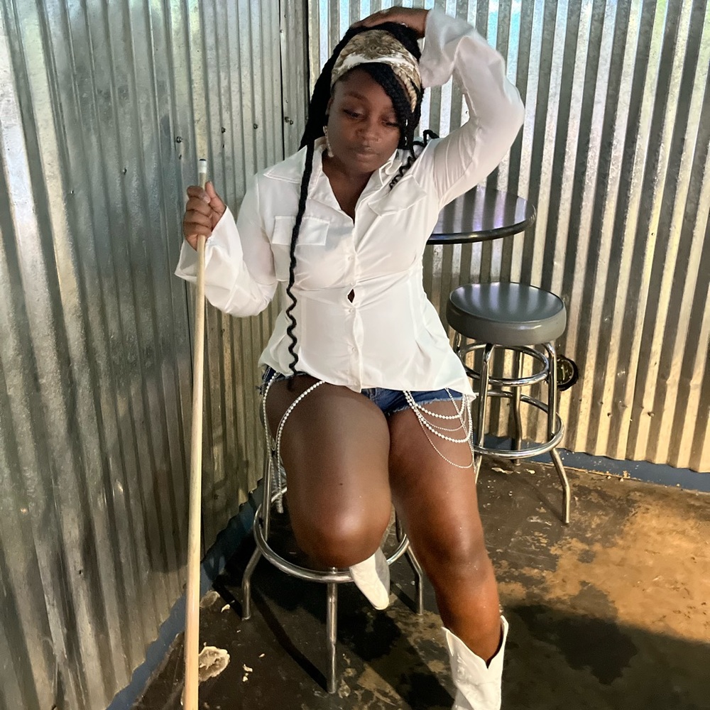 Meet your Posher, Whitney